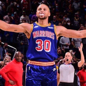 科尔谈库里新轮换模式：他自己很喜欢 效果很不错