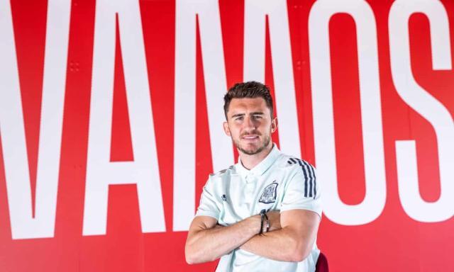 1624866851813008192.jpg 4590.jpg